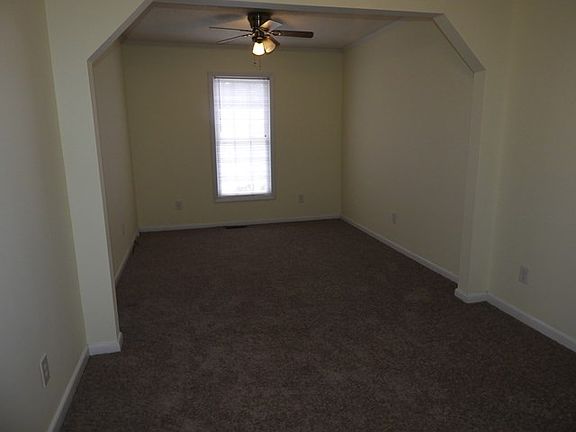5th image of 710 Walker Dr