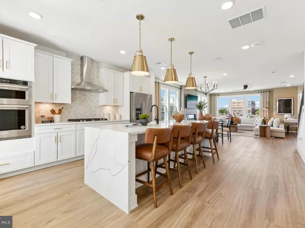 20024 Coral Wind Ter, Ashburn, VA 20147