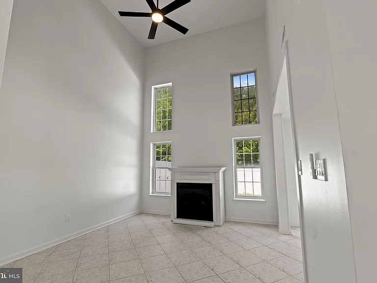 124 Buckingham Way — Photo 29