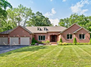 6 Grenadier Ct, Lincolnshire, IL
