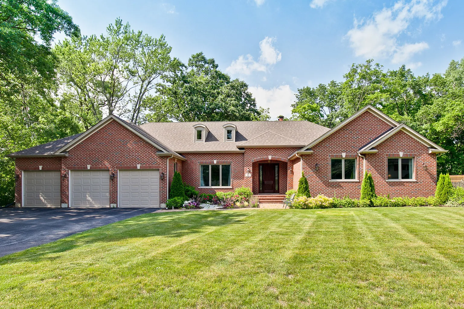 6 Grenadier Ct photo 1