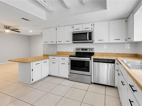 5th image of 8222 Bluestar Cir