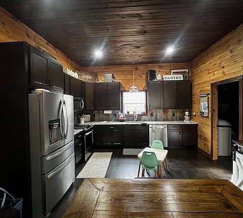 5th image of 495 Greenbriar Rd