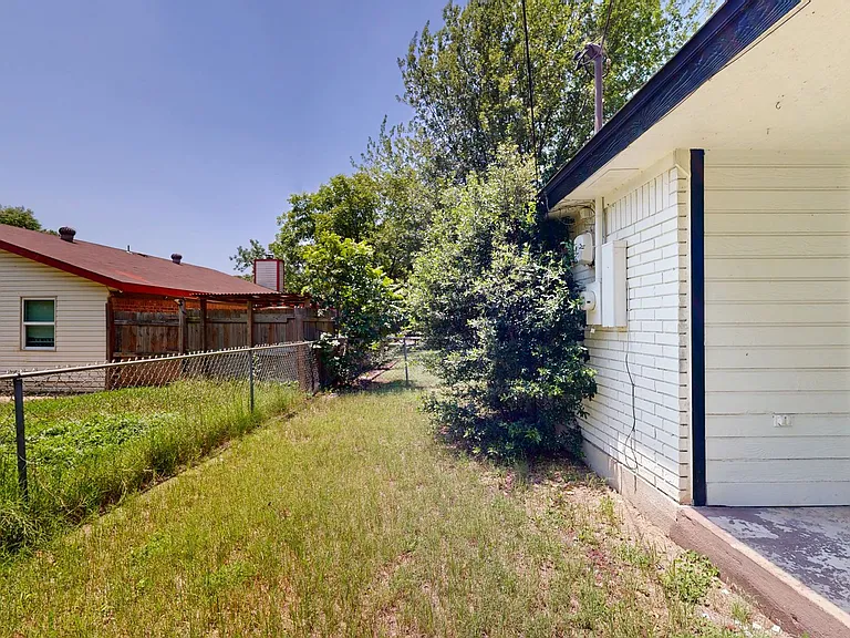 2603 Lu Cir — Photo 7