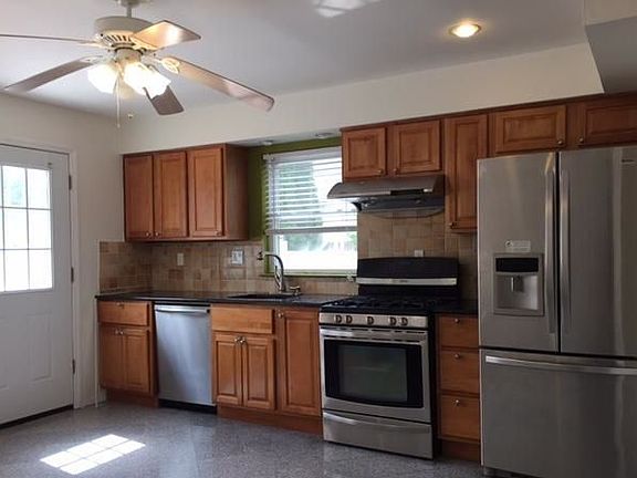 5th image of 96 Arthur Ave #1