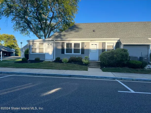 306 Sharon Way #B, Monroe Township, NJ 08831