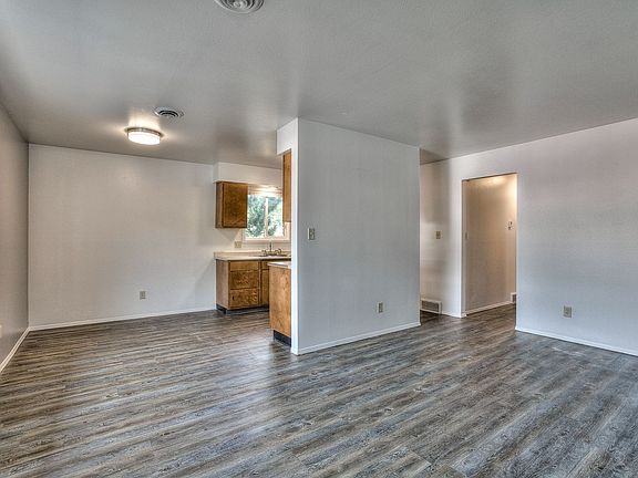 5th image of 1707 Palm Dr #B