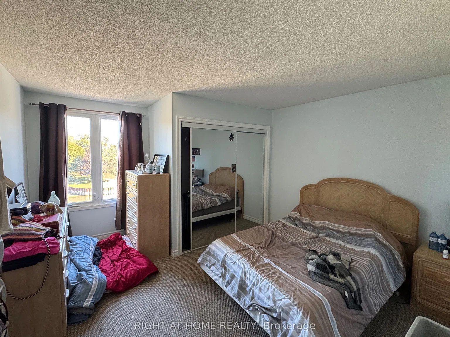 3 bed, $3,000 — Photo 4