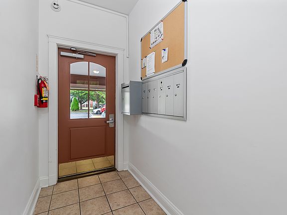 3rd image of 444 E Freemason St APT 3B
