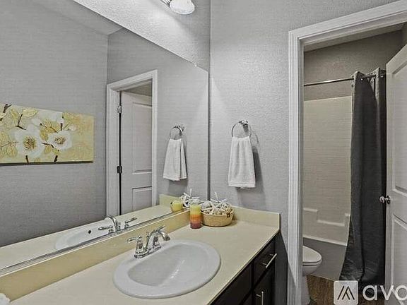 4th image of 948 River Bend Dr