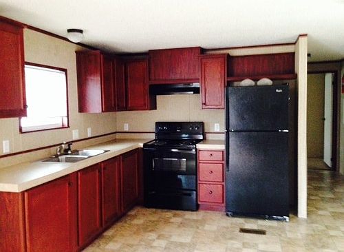 2nd image of 32 Maple Dr