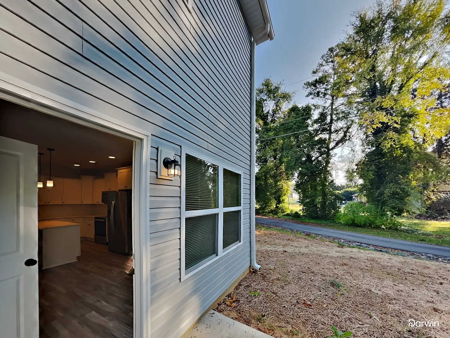 3 bed, 2.5 bath, 1462 sqft, $1,840 — Photo 2