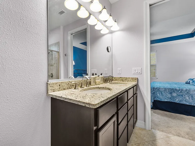 384 Los Alamos St — Photo 24