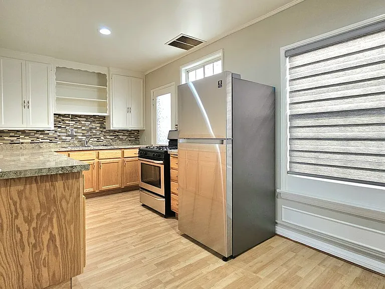 1022 S Norton Ave #B — Photo 5