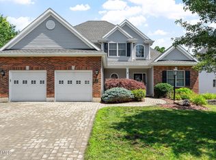 10 Yardley Court, Loudonville, NY 12211