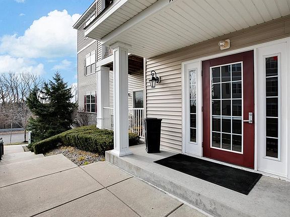 3rd image of 12727 Collegeview Dr APT 201