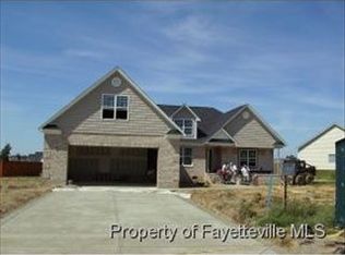285 Oakridge Dr, Raeford, NC 28376
