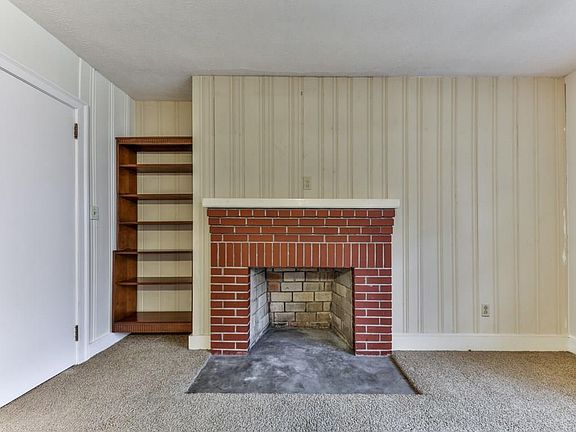 4th image of 5931 Reinhardt College Pkwy
