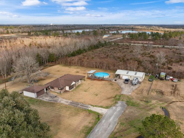 2 County Road 4867, Dayton, TX 77535
