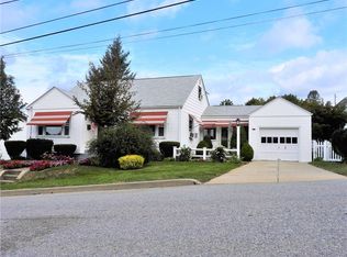 205 Dunedin St, Cranston, RI 02920