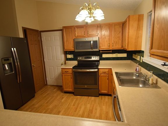 4th image of 1634 Blue Lake Dr