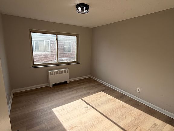 5th image of 7139 Eastlawn Dr #4