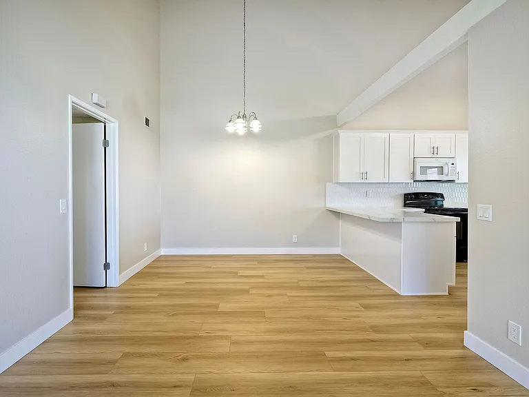 236 Calle Cuervo — Photo 9
