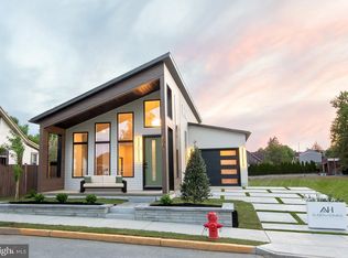 256 S Cedar St, Lititz, PA 17543