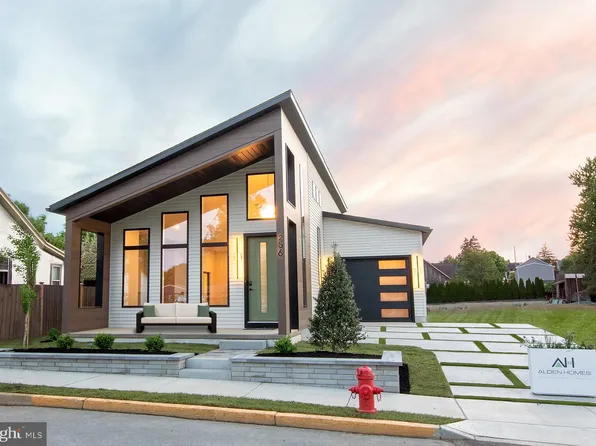 256 S Cedar St, Lititz, PA 17543