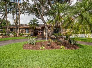 10200 SW 71st Ave, Pinecrest, FL 33156