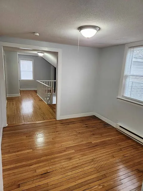 3 bed, $2,100 — Photo 4