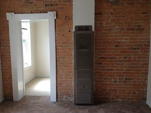 2nd image of 20 Saint Louis Pl APT B3