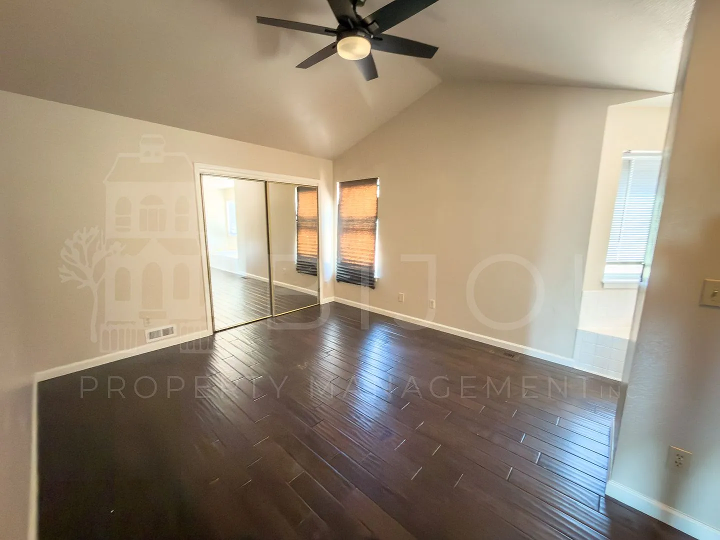 Crestview Acres Home — Photo 3