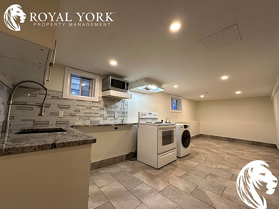 3rd image of 851 Marion Ave #2