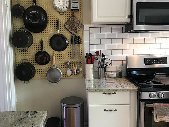 4th image of 2118 Grand St NE #2