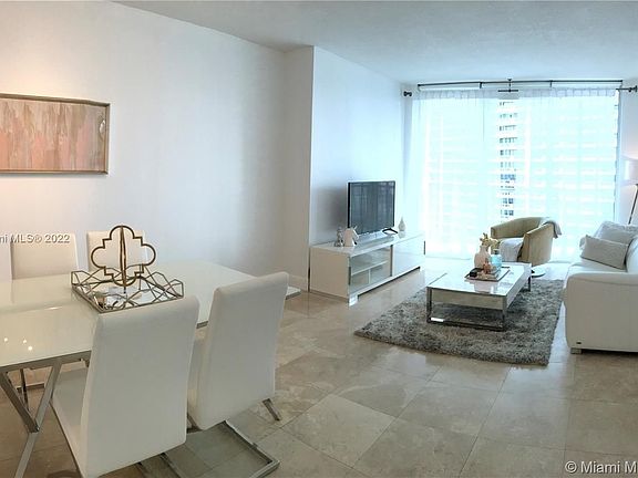3rd image of 1750 N Bayshore Dr APT 2904