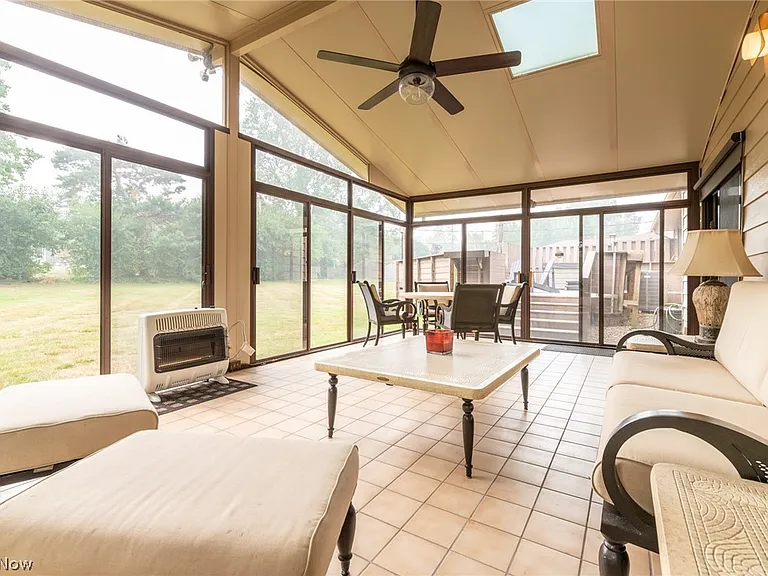 25150 Cardington Dr — Photo 21