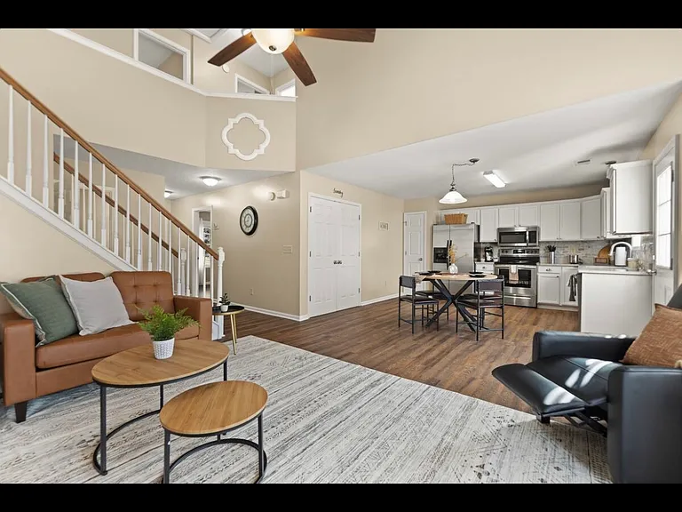 1409 Pleasant Ridge Dr — Photo 5
