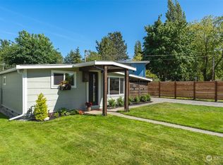 8154 Merle Pl, Blaine, WA 98230