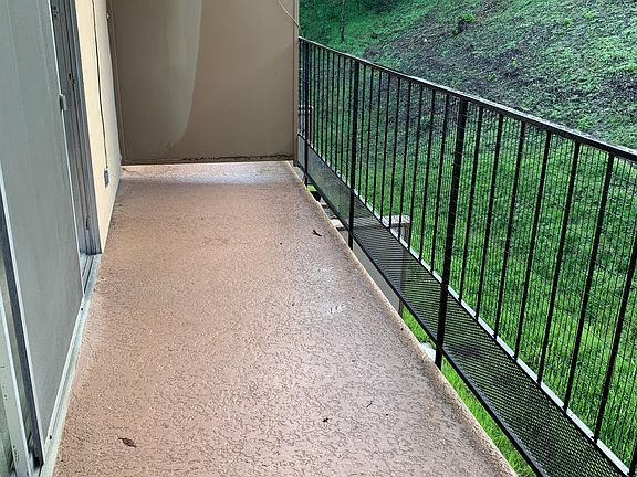 3rd image of 2431 Carlmont Dr APT 17