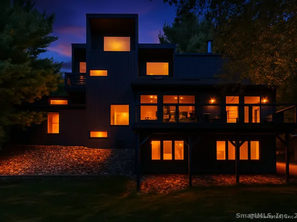 564 Hubbard Road, Killingly, CT 06239