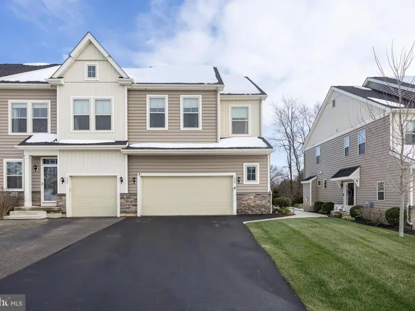 235 Kestrel Ct, Kennett Square, PA 19348