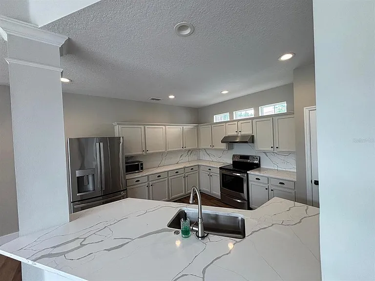 903 Yew Ct — Photo 23