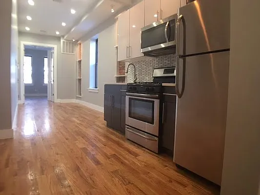 Rented by Evergreen Apartments BK | media 15