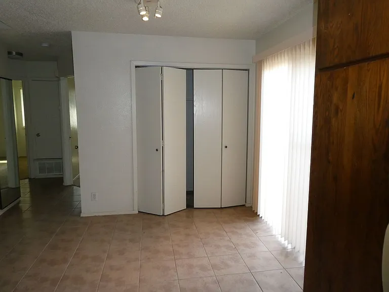 8705 Pineridge Dr — Photo 6