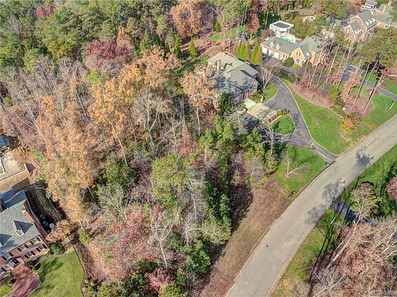 5th image of 313 Wickham Glen Dr