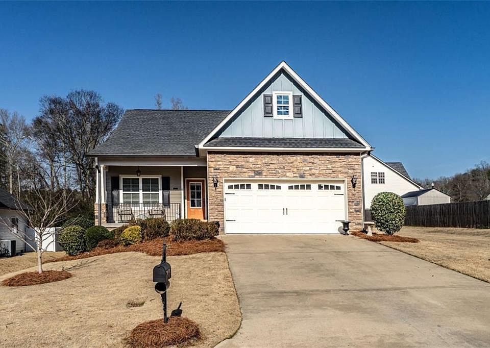 1st image of 25 Greer Dr NE