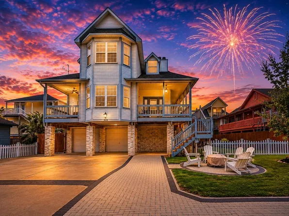 920 Grove Rd, Clear Lake Shores, TX 77565