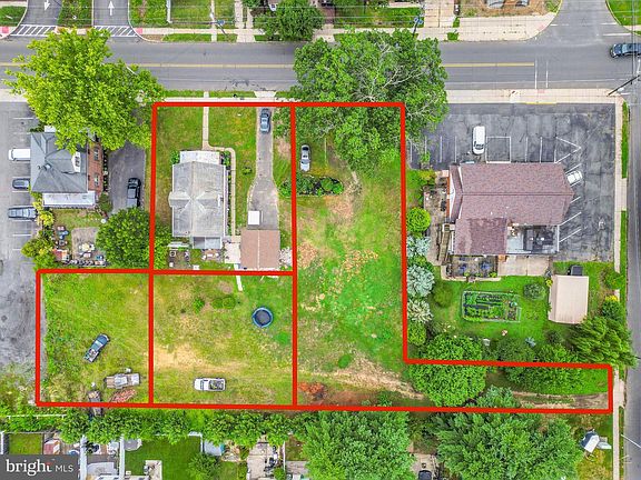 4th image of 1243 Hornberger Ave