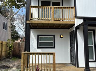 154 Pine St, Atlantic Beach, FL 32233